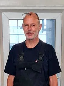 Hans Henrik, mekaniker hos Glyngøre Autoværksted
